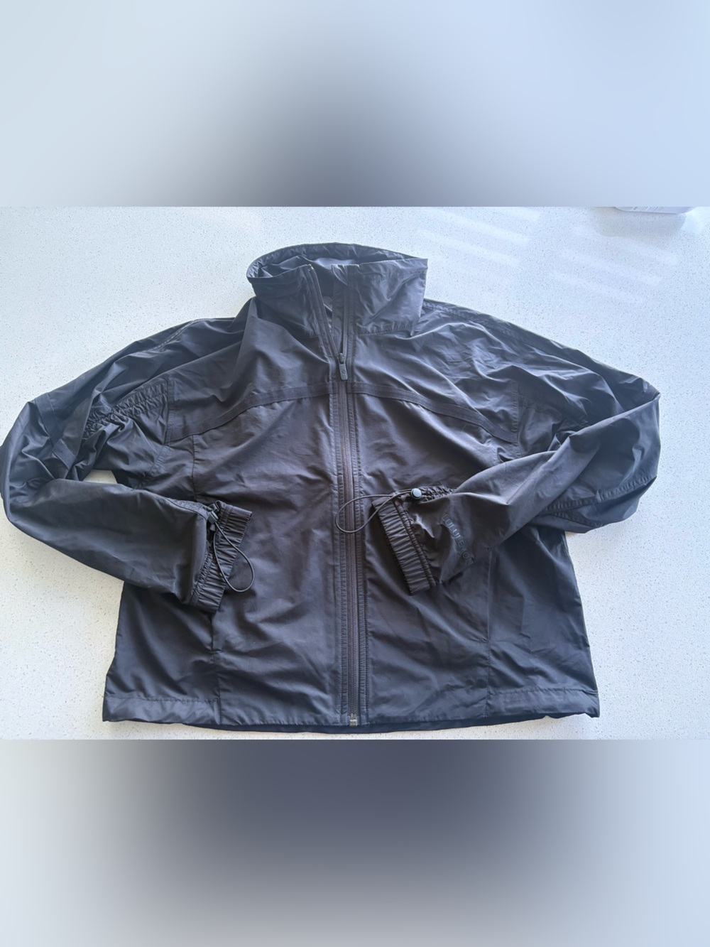 Lululemon ladies cropped Windbreaker Jacket - Lightweight